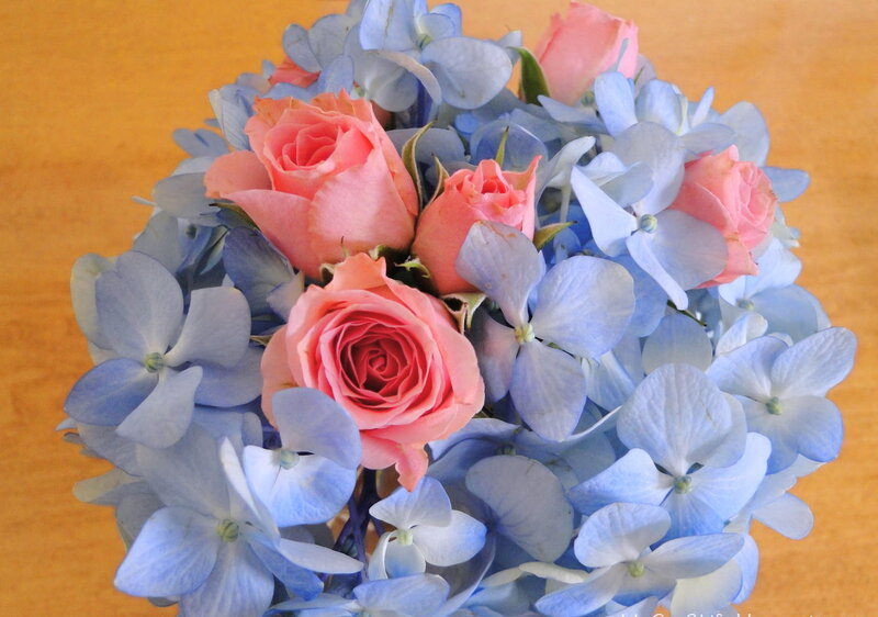 Bouquet of Roses and Hydrangeas — Blue, Calm