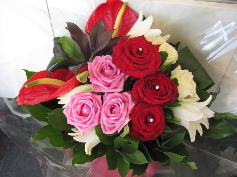 Bouquet of Roses and Lilies — Red, Festive