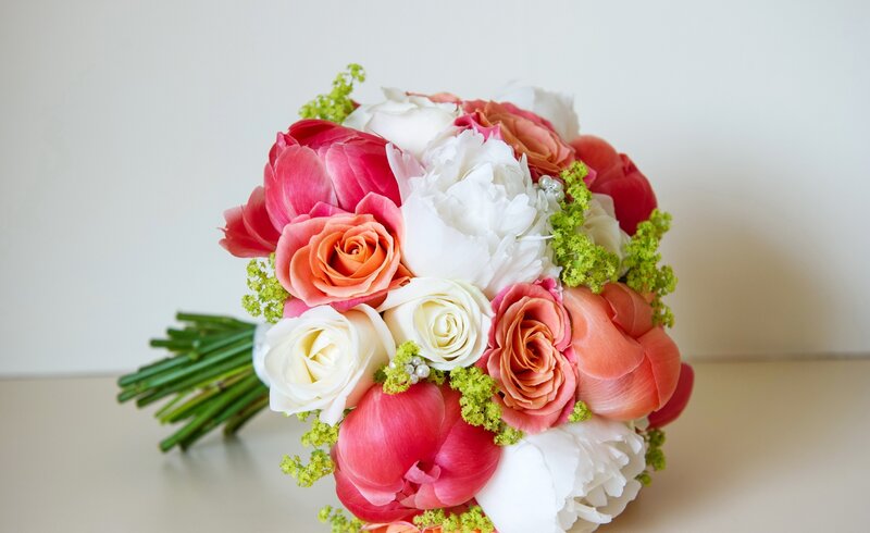 Bouquet of Roses and Peonies — Pink, Calm