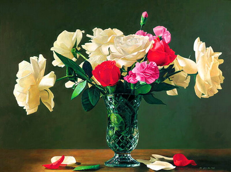 Bouquet of Roses in Vase — Green, Serene