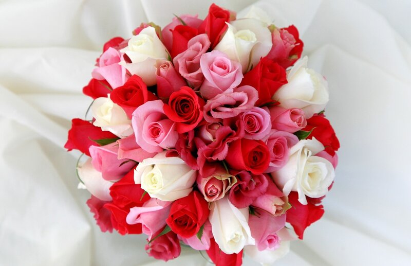 Bouquet of Roses — Red, Calm, Photograph, Flowers, White Fabric