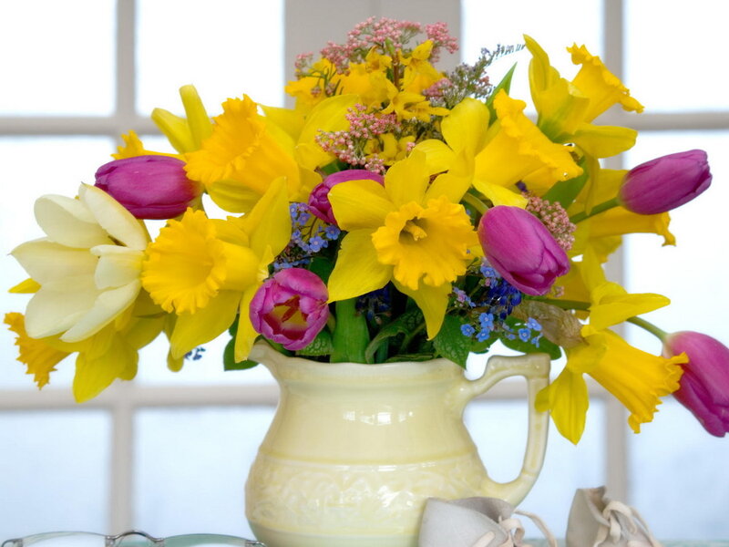 Bouquet of Spring Flowers — Yellow, Bright