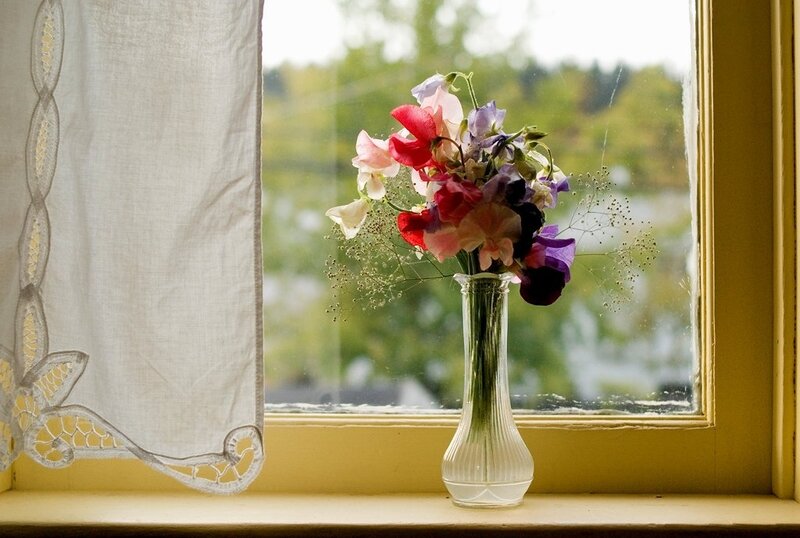 Bouquet of Sweet Peas — White