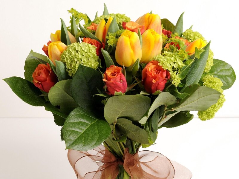 bouquet of tulips and roses