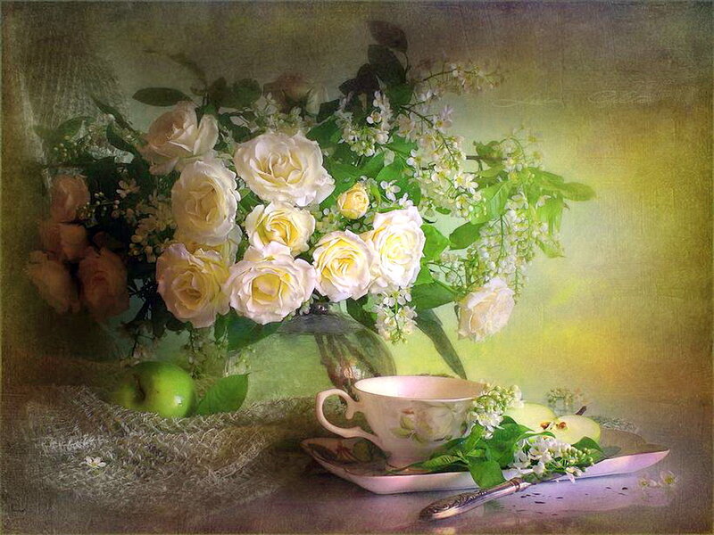 Bouquet of White Roses — Yellow