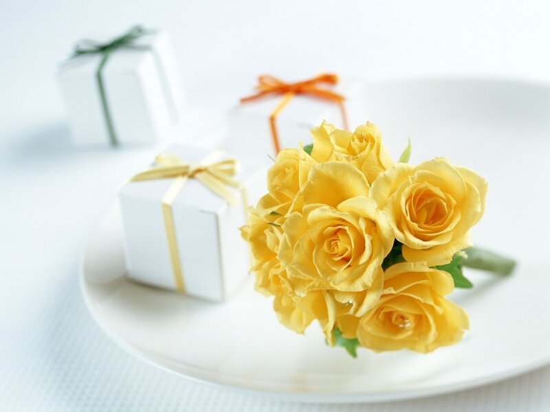Bouquet of Yellow Roses — Calm, Photograph, Gift Boxes