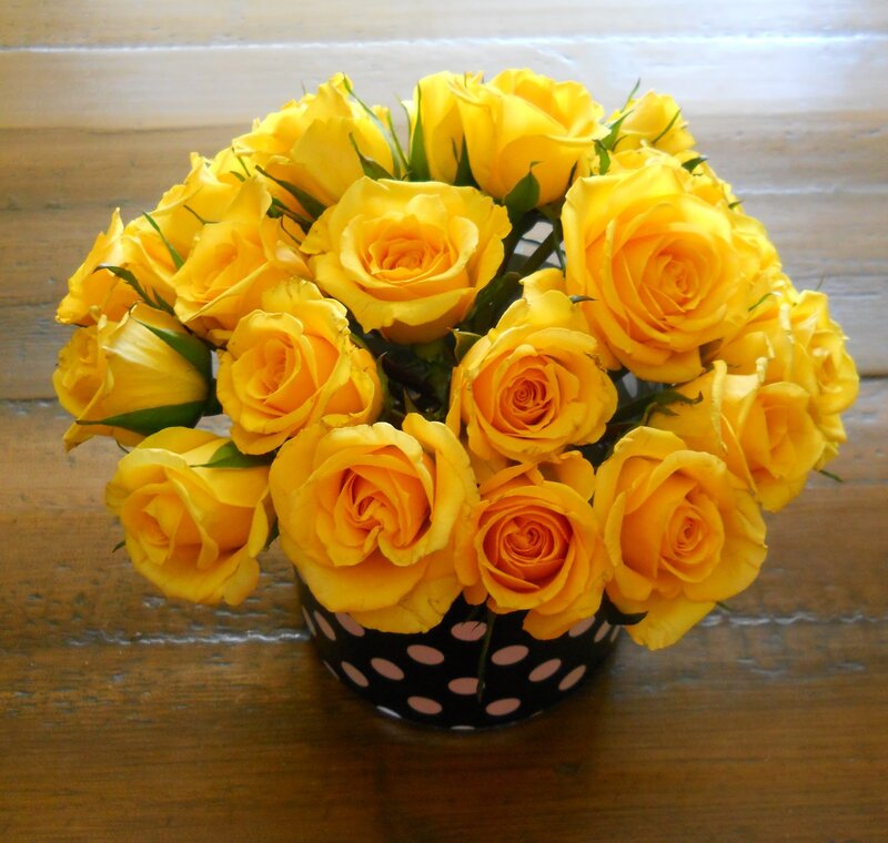 Bouquet of Yellow Roses — Calm, Photograph, Vase, Wooden Surface
