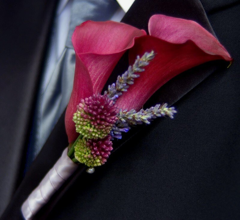 Boutonniere with calla lilies