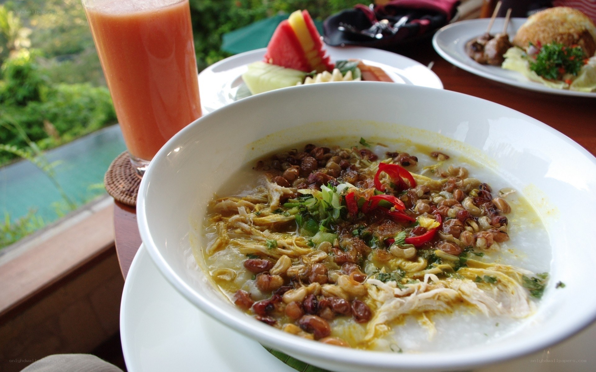 Bowl of chicken porridge with juice