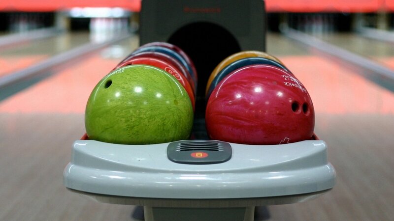 Bowling Balls in Rack — Green