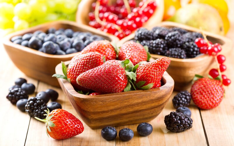 Bowls of Mixed Berries — Red, Fresh
