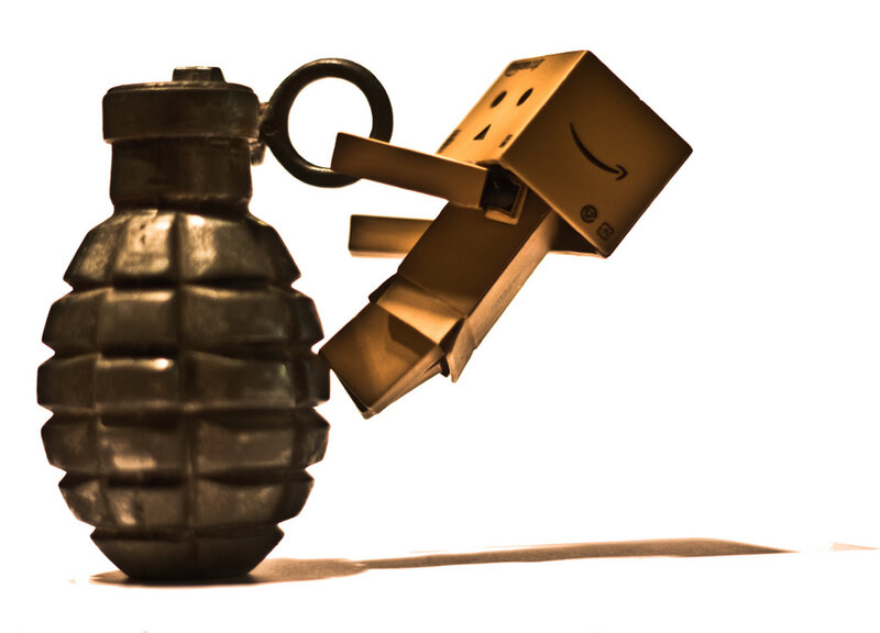 Box figure with grenade