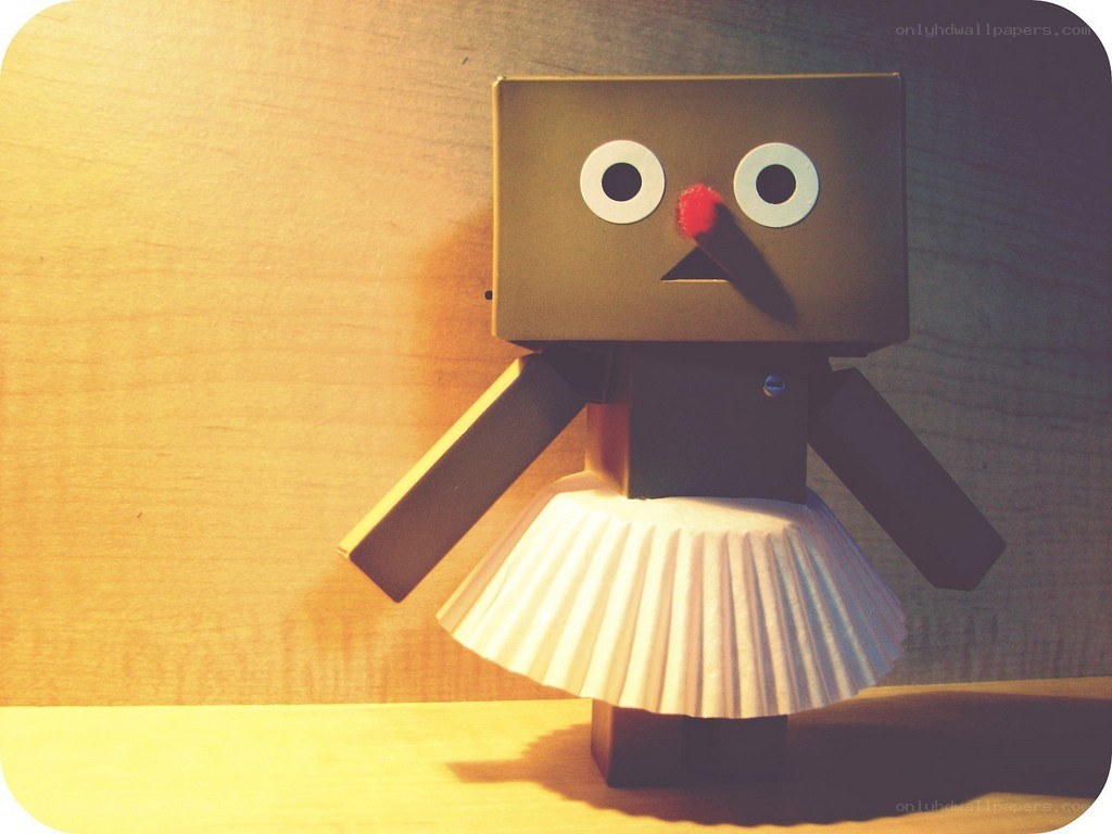 box robot ballerina
