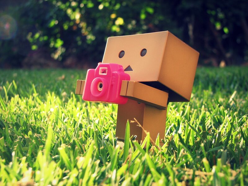 Box robot with pink camera