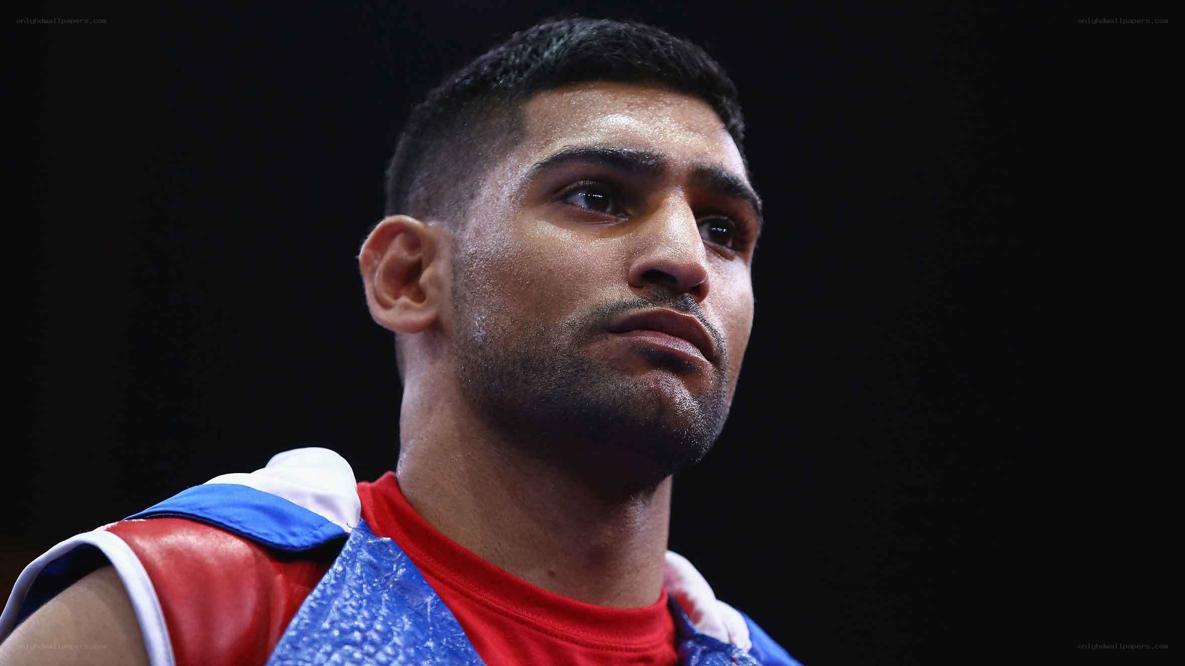 boxer in red and blue