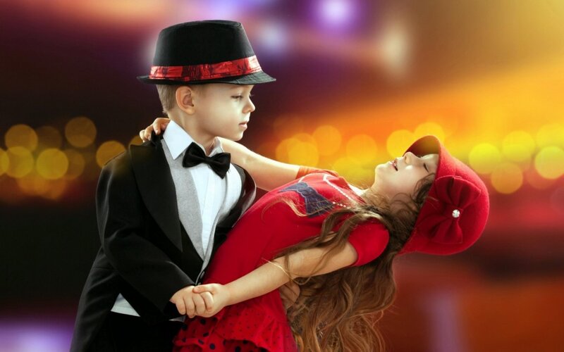 Boy and Girl Dancing — Red