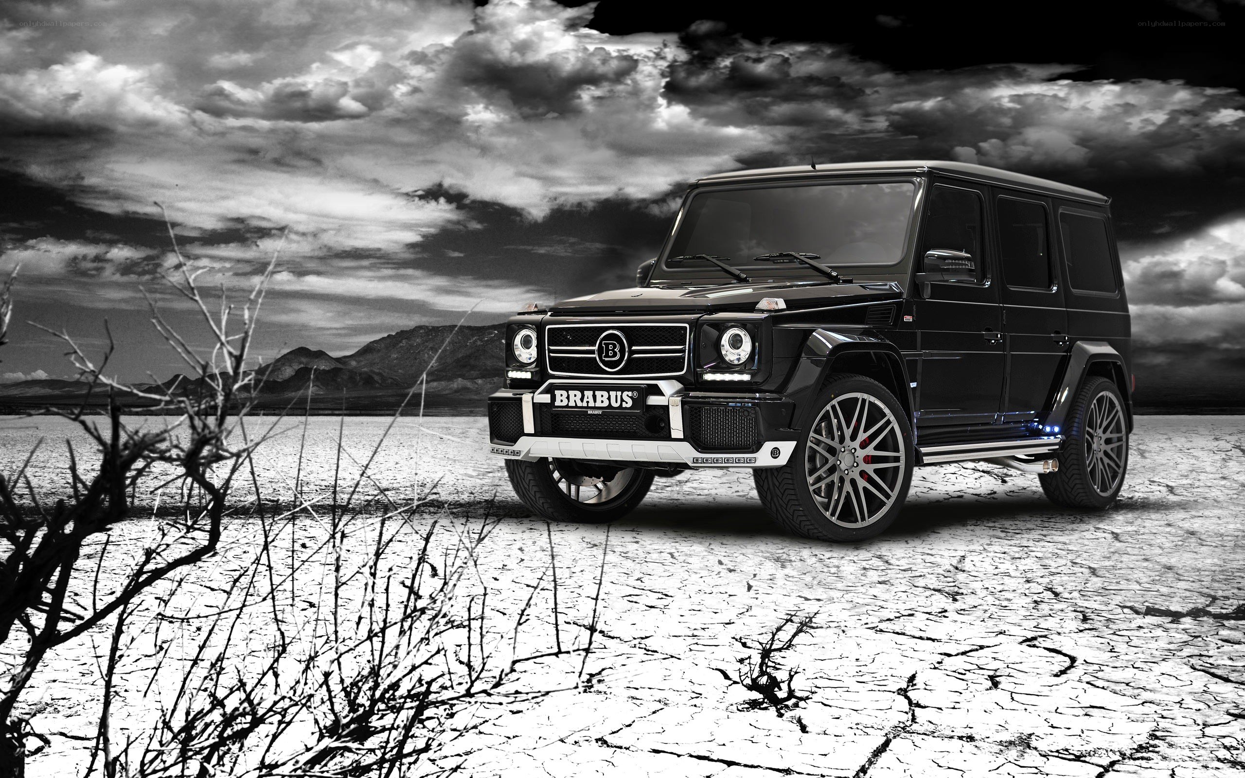 Brabus G-Wagon in desert