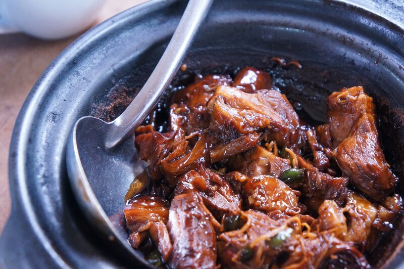Braised meat in a clay pot