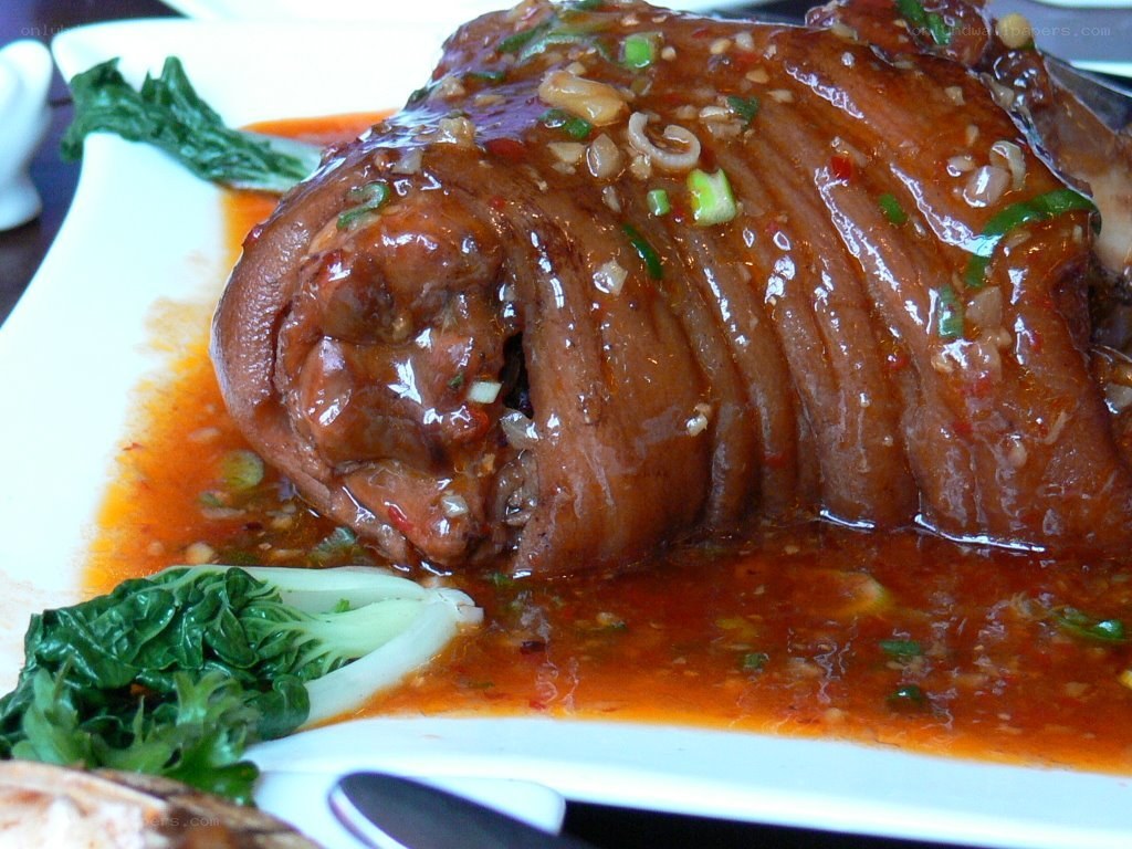 Braised pork knuckle with greens