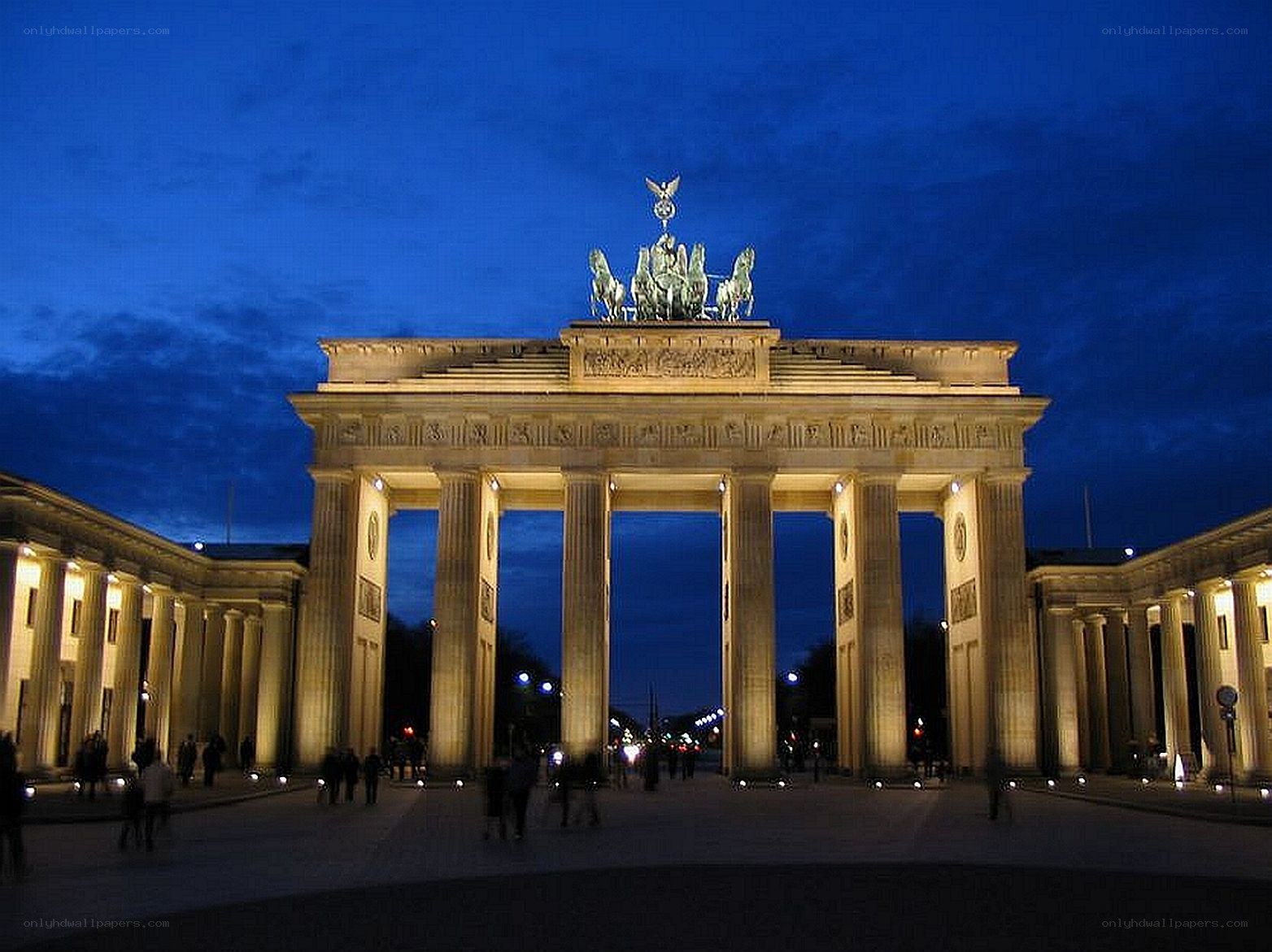 Brandenburg Gate at dusk
