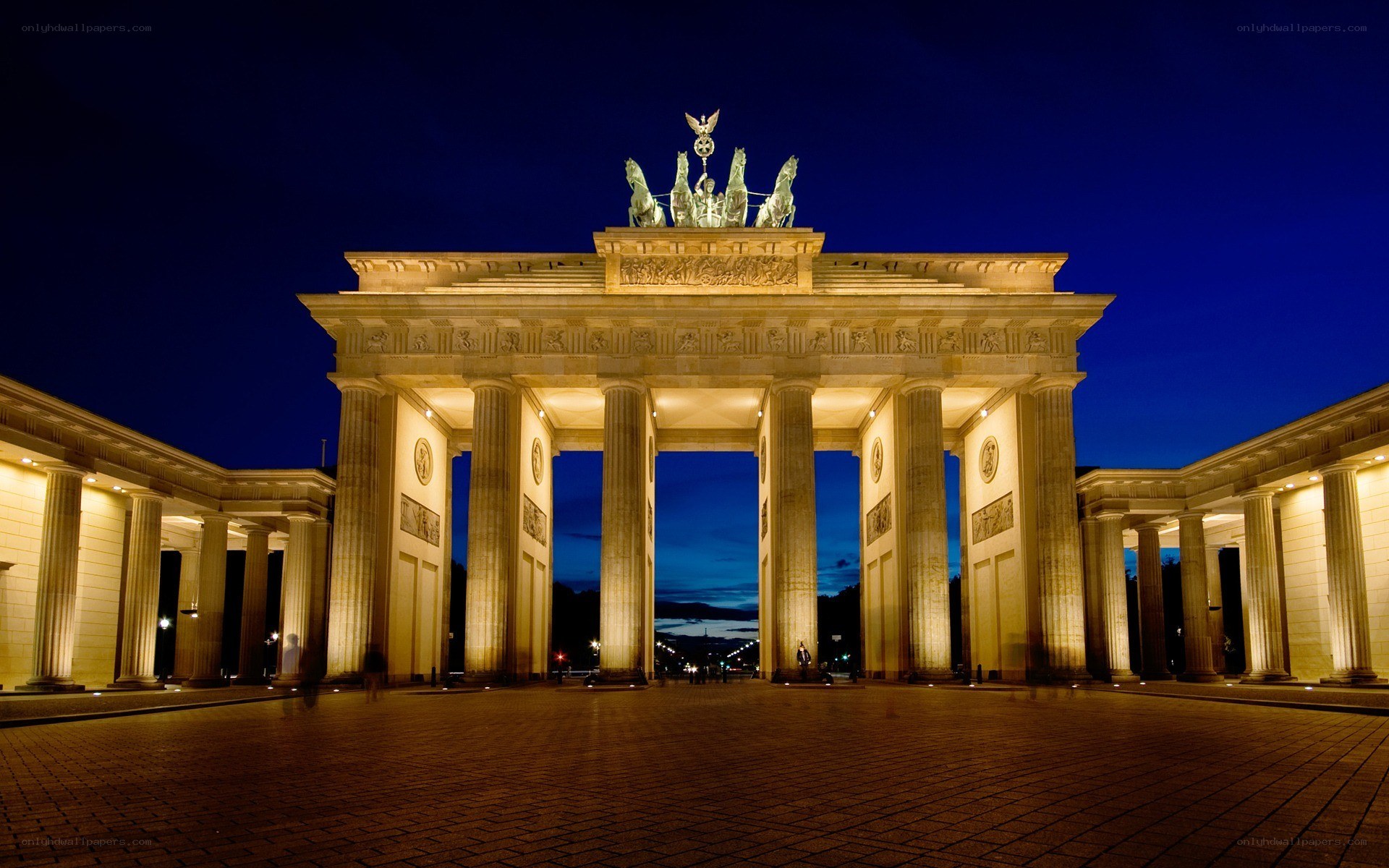 Brandenburg Gate at night