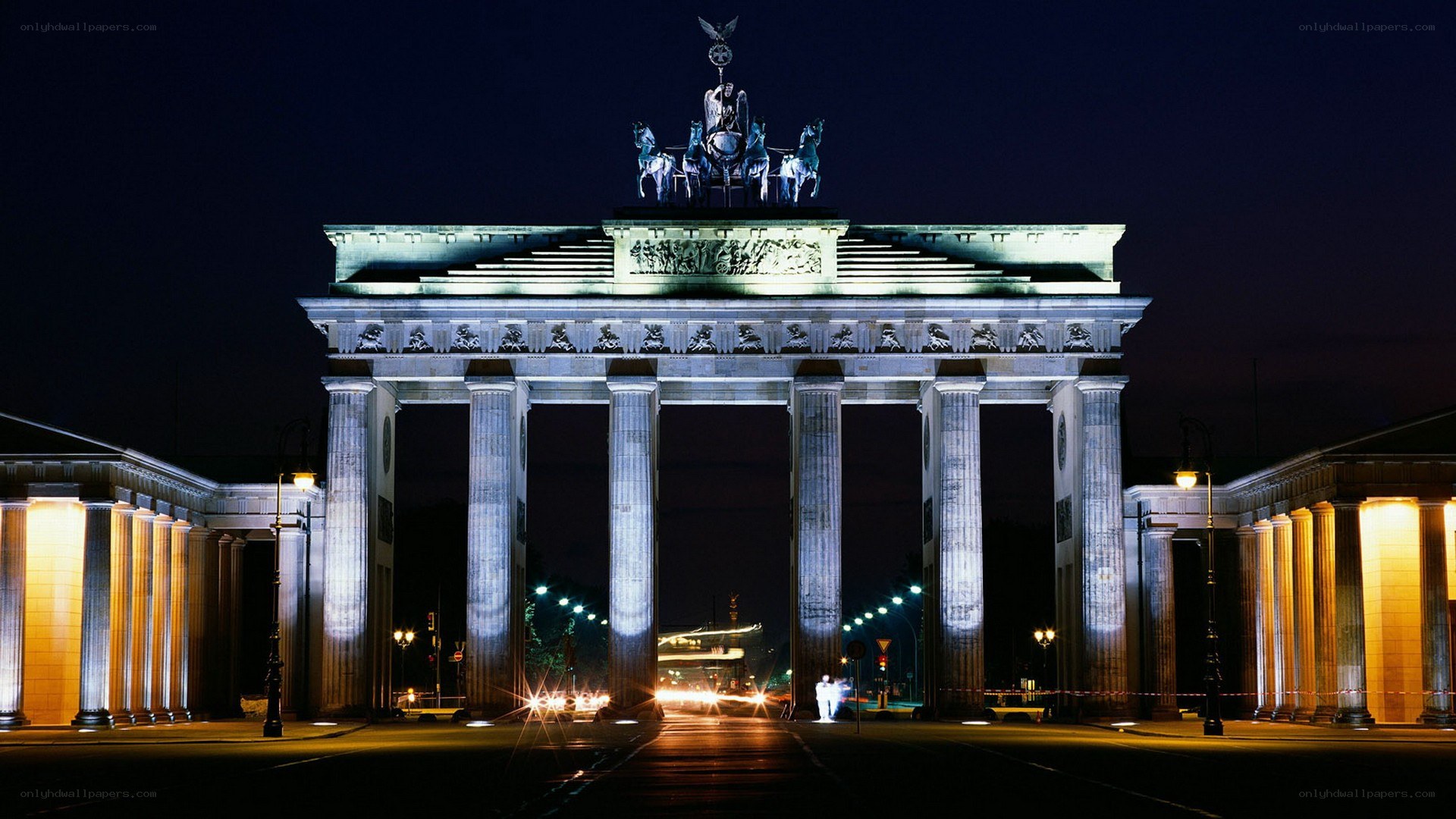 Brandenburg Gate at night