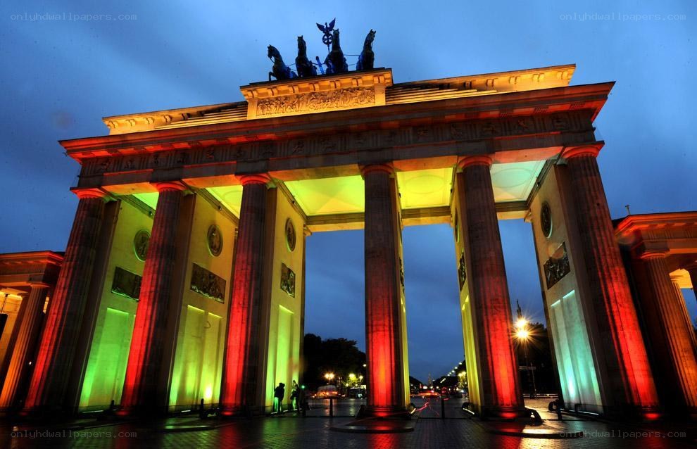 Brandenburg Gate at night
