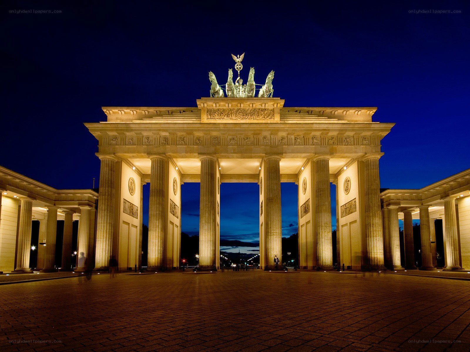 Brandenburg Gate at night