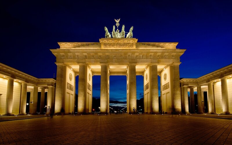 Brandenburg Gate at night