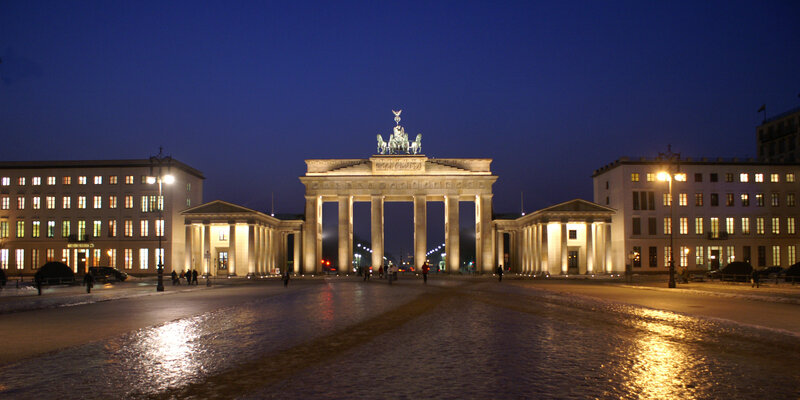 Brandenburg Gate at night