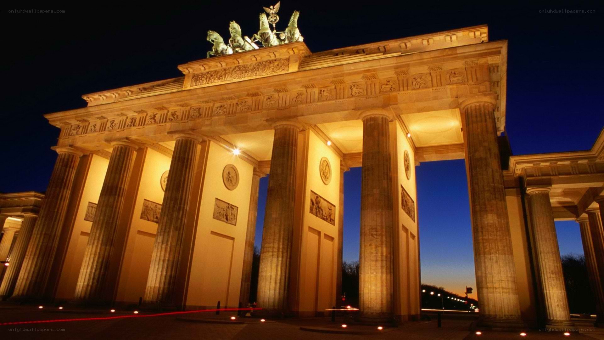 Brandenburg Gate at night
