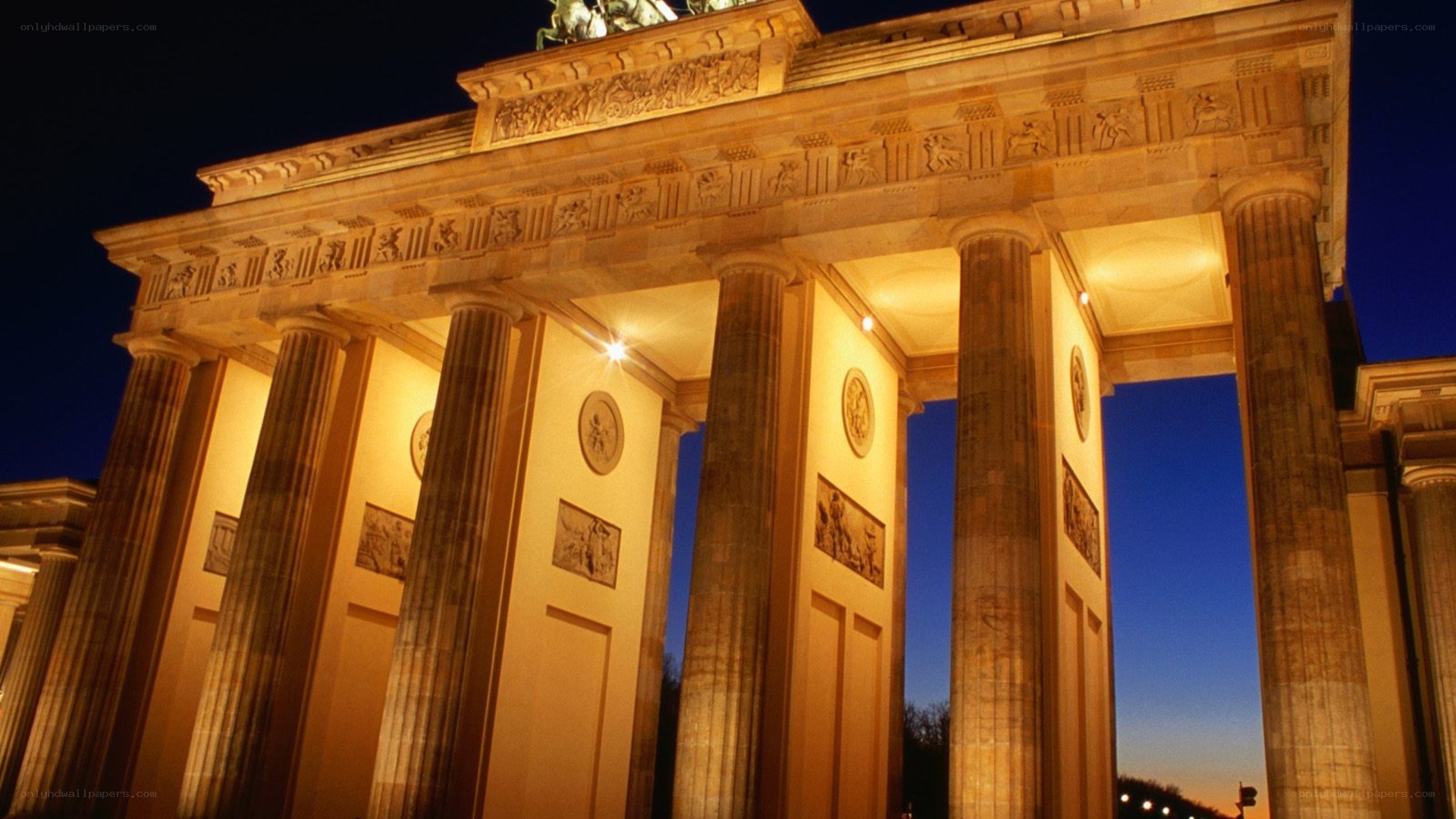 Brandenburg Gate at night
