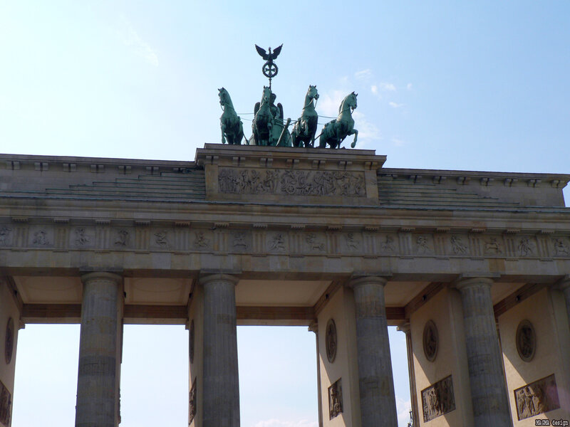 Brandenburg Gate — Beige