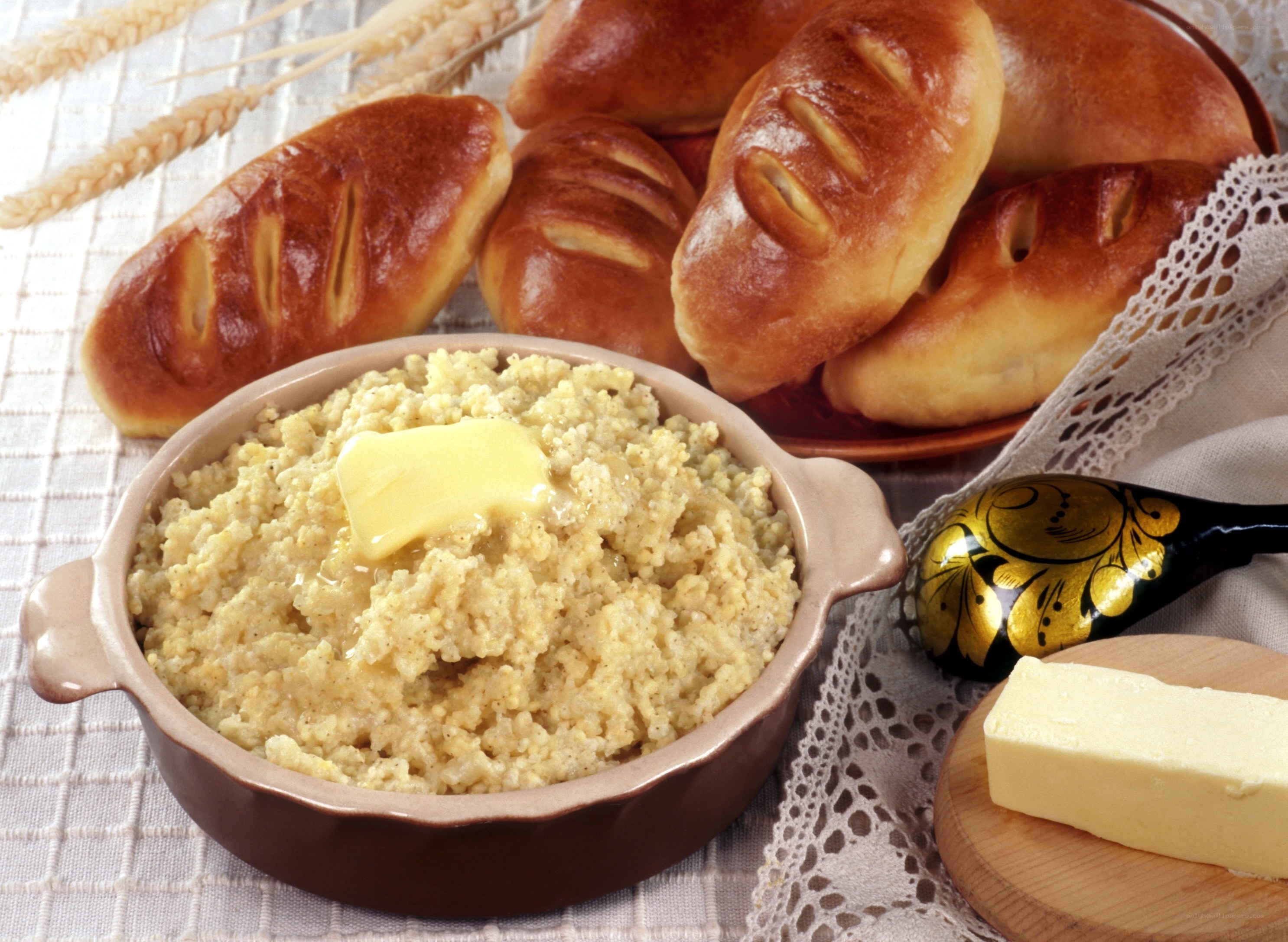 Bread and porridge with butter