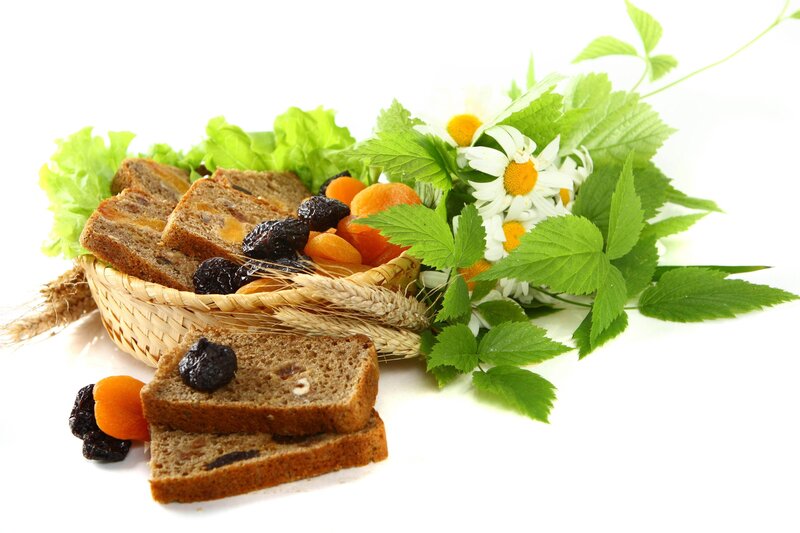 Bread with dried fruit and flowers
