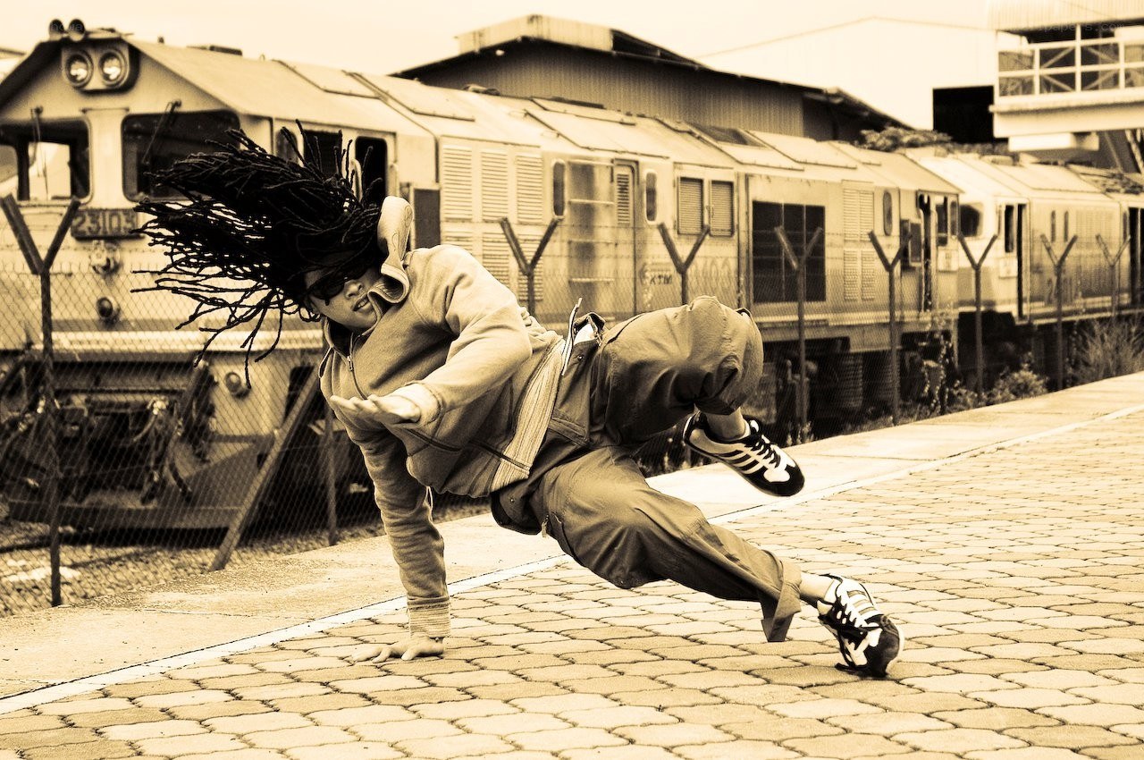 Breakdancer on train platform
