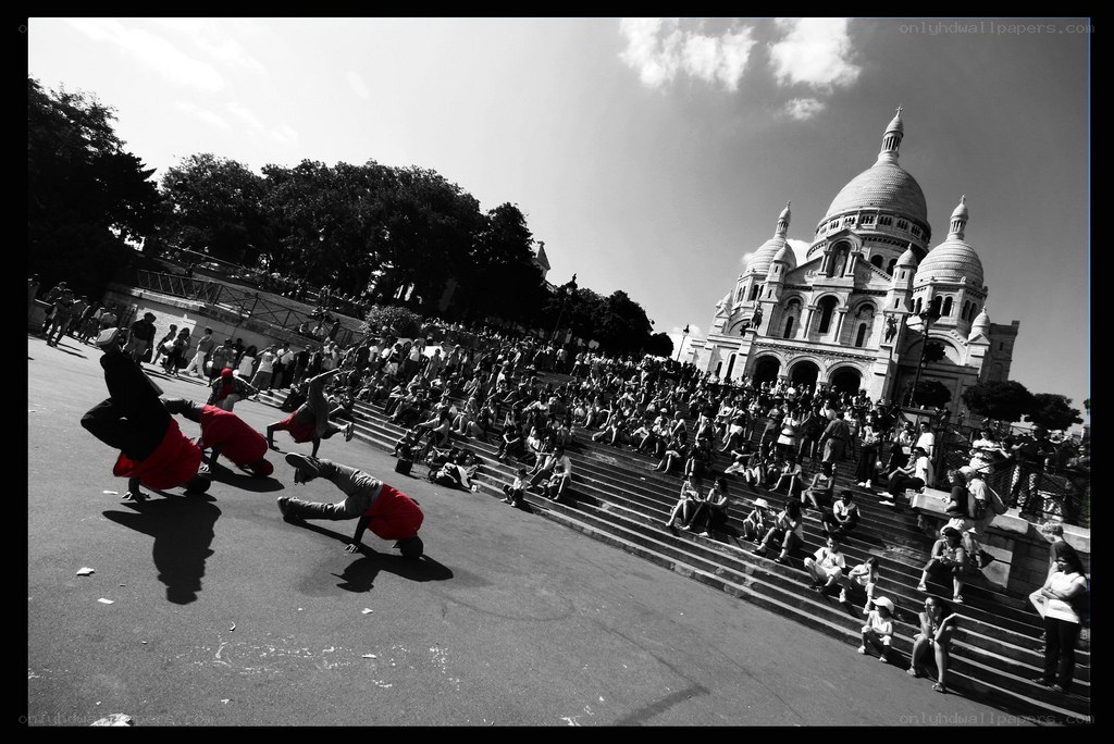 Breakdancers at Sacre-Coeur