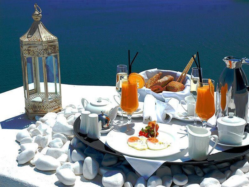 Breakfast on a Cliff
