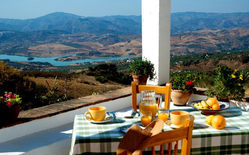Breakfast on Balcony — Green