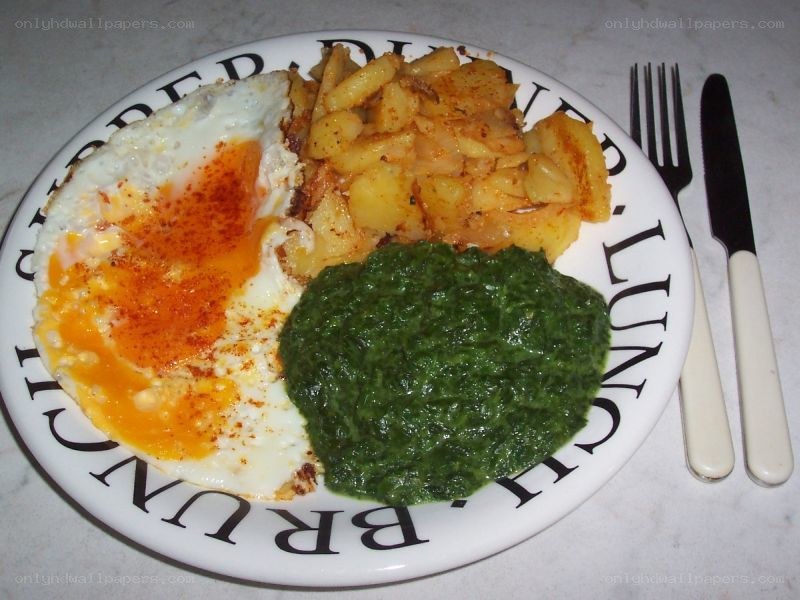 Breakfast plate with eggs and potatoes