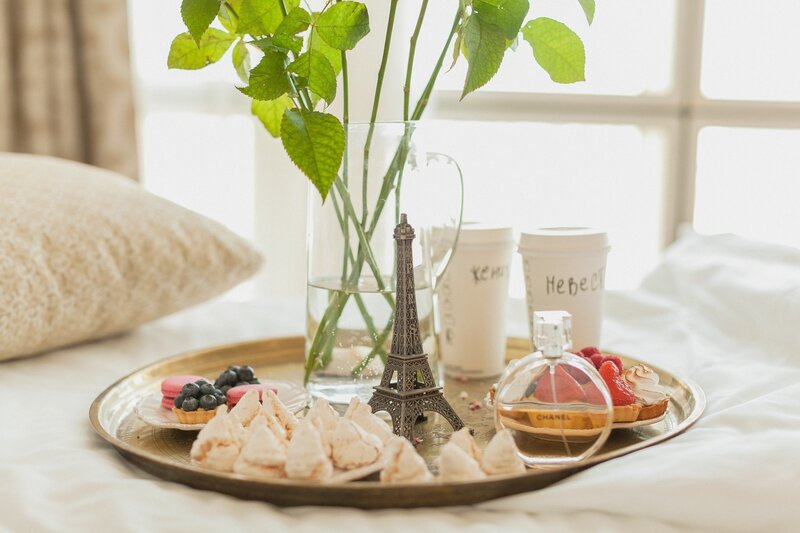 Breakfast tray with Eiffel Tower