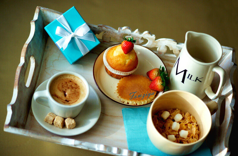 Breakfast Tray with Pastries — Blue