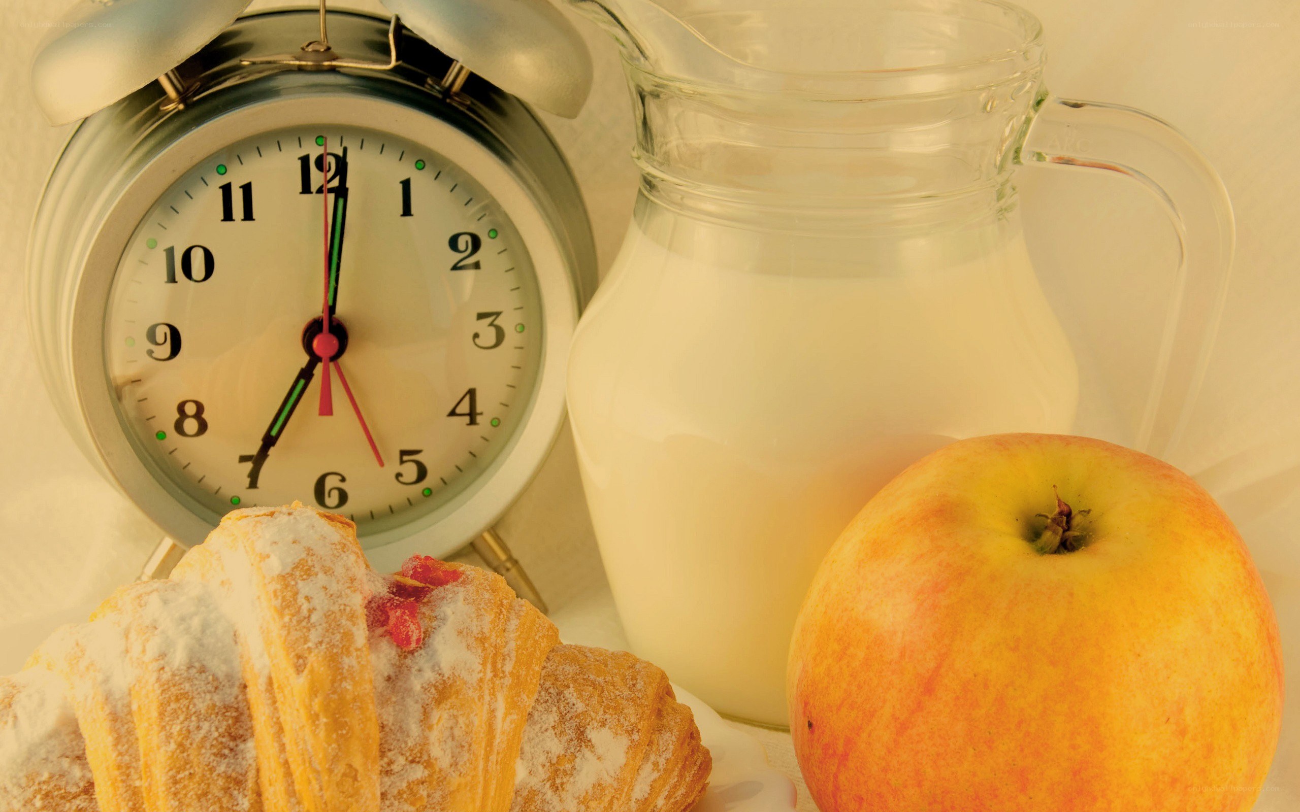 Breakfast with clock