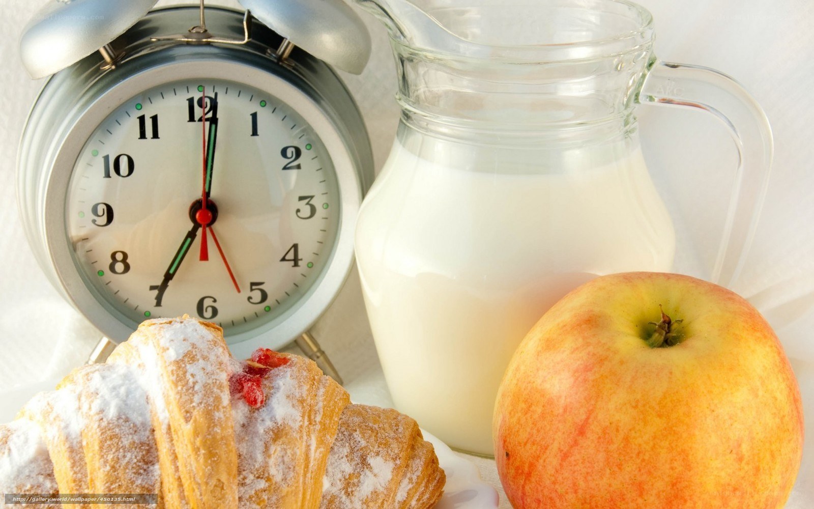 Breakfast with croissant and apple