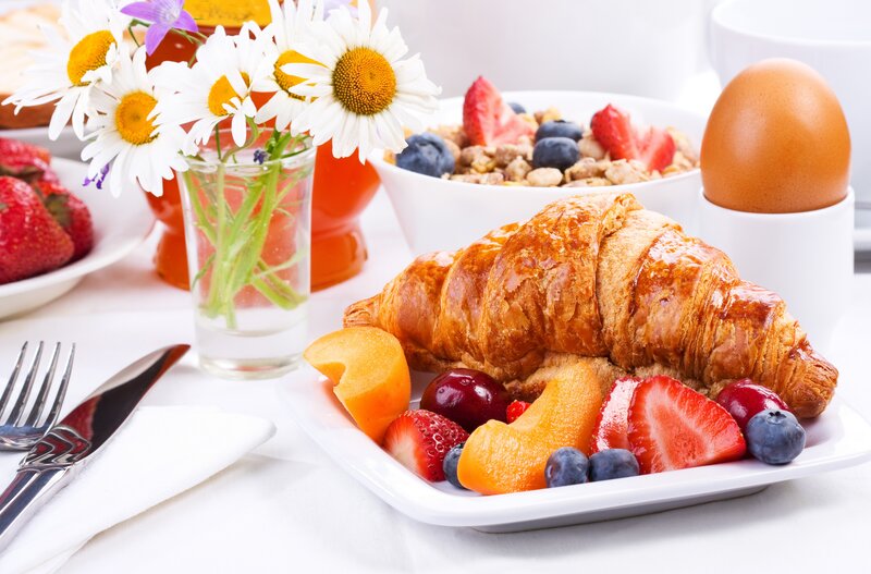Breakfast with Croissant — White, Calm