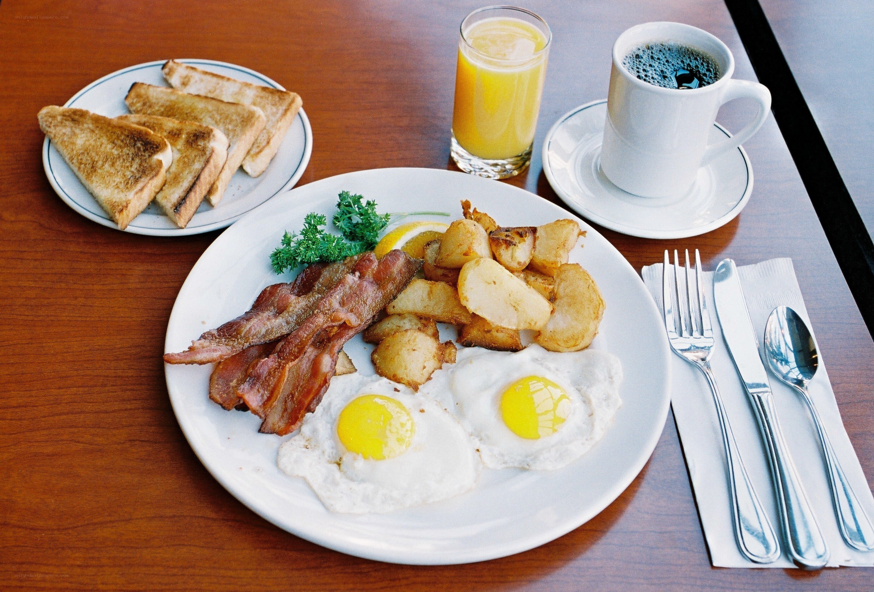 Breakfast with eggs and bacon
