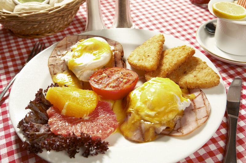 Breakfast with Eggs Benedict