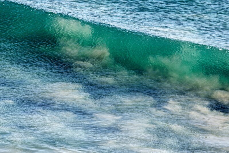 Breaking Ocean Wave — Green, Dynamic