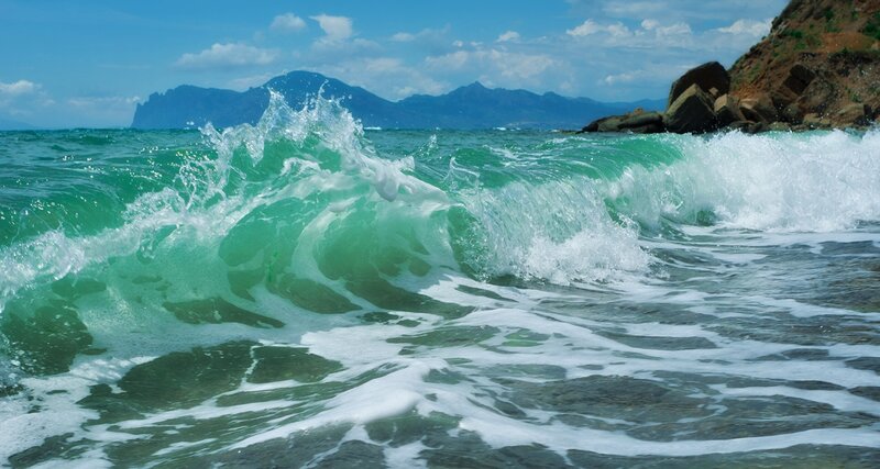 Breaking Wave at Coastline — Green