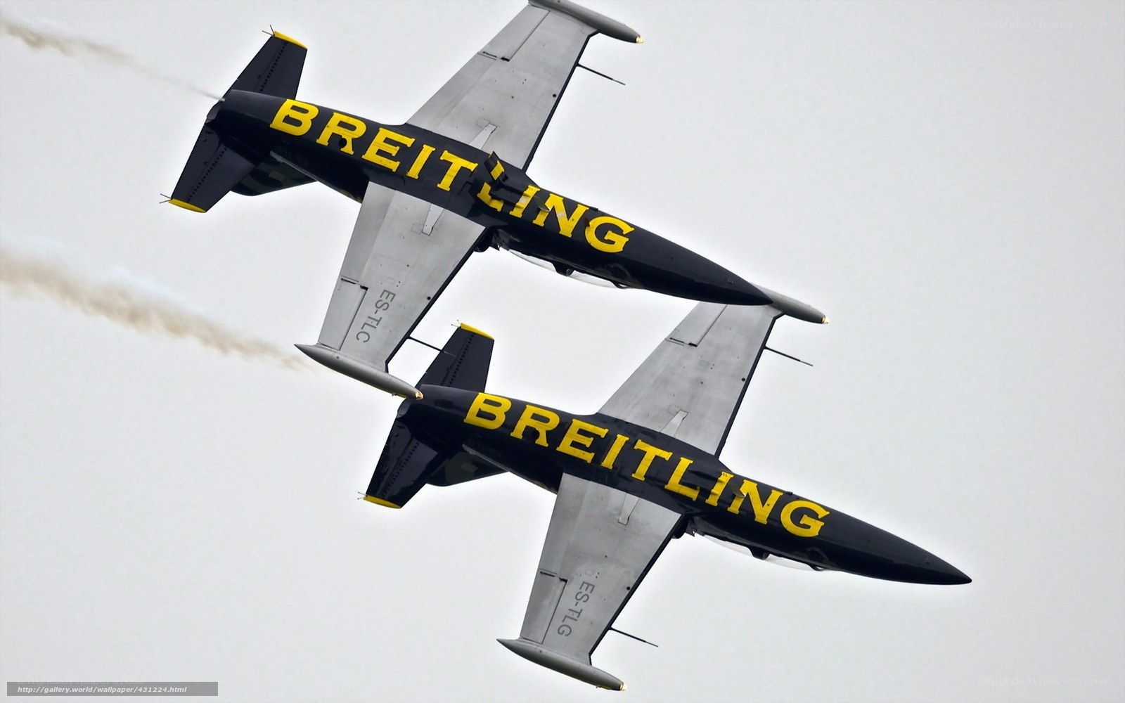 Breitling Jet Team in Formation